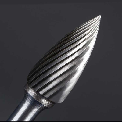 良い価格 円錐形のヘッド炭化タングステンのぎざぎざビット高性能回転式用具ビット オンライン
