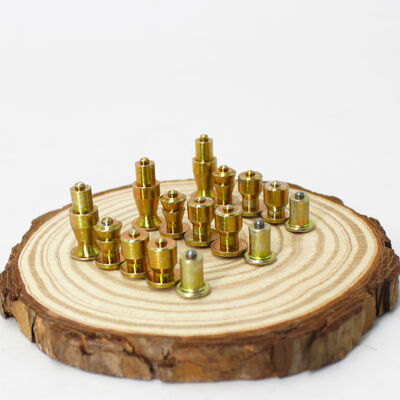 良い価格 Customized Tungsten Carbide Tire Studs with 5.7-15 MM Length and 6.5-12 MM Diameter for Winter Tires オンライン